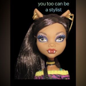 Monster High Gloom Beach Clawdeen Wolf doll 2010